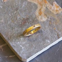 22kt Red Gold Hammered Wedding band w/ beadset Champagne Diamond, Size 6.5